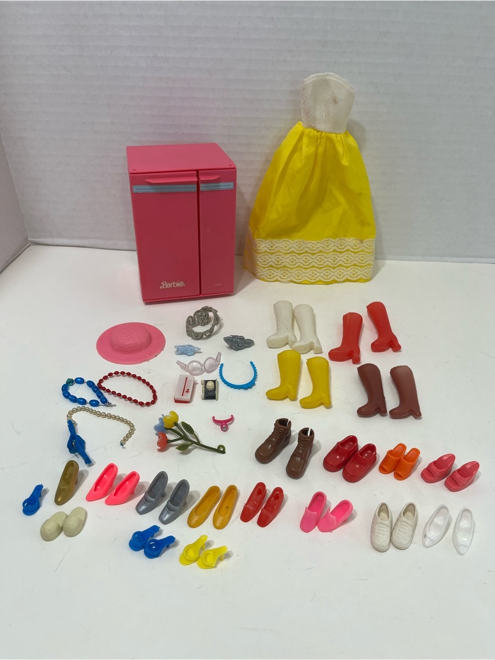 VINTAGE BARBIE doll shoes and accessories lot